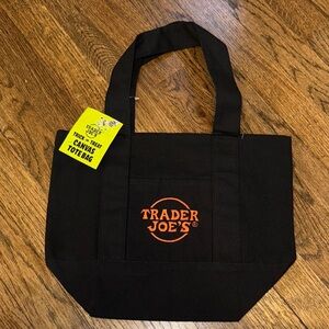 🎃Trader Joe’s Halloween Black Tote Bag NWT